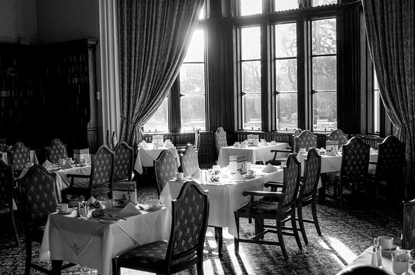 Découverte culinaire : plongée dans l'univers des grands restaurants parisiens étoilés